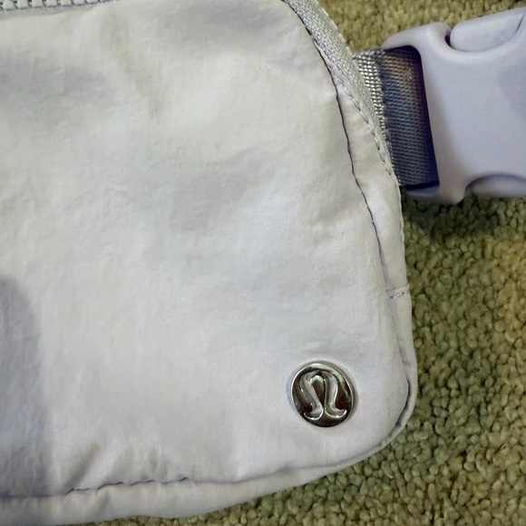 Lululemon Light Purple Belt Bag - Picture 2 of 4